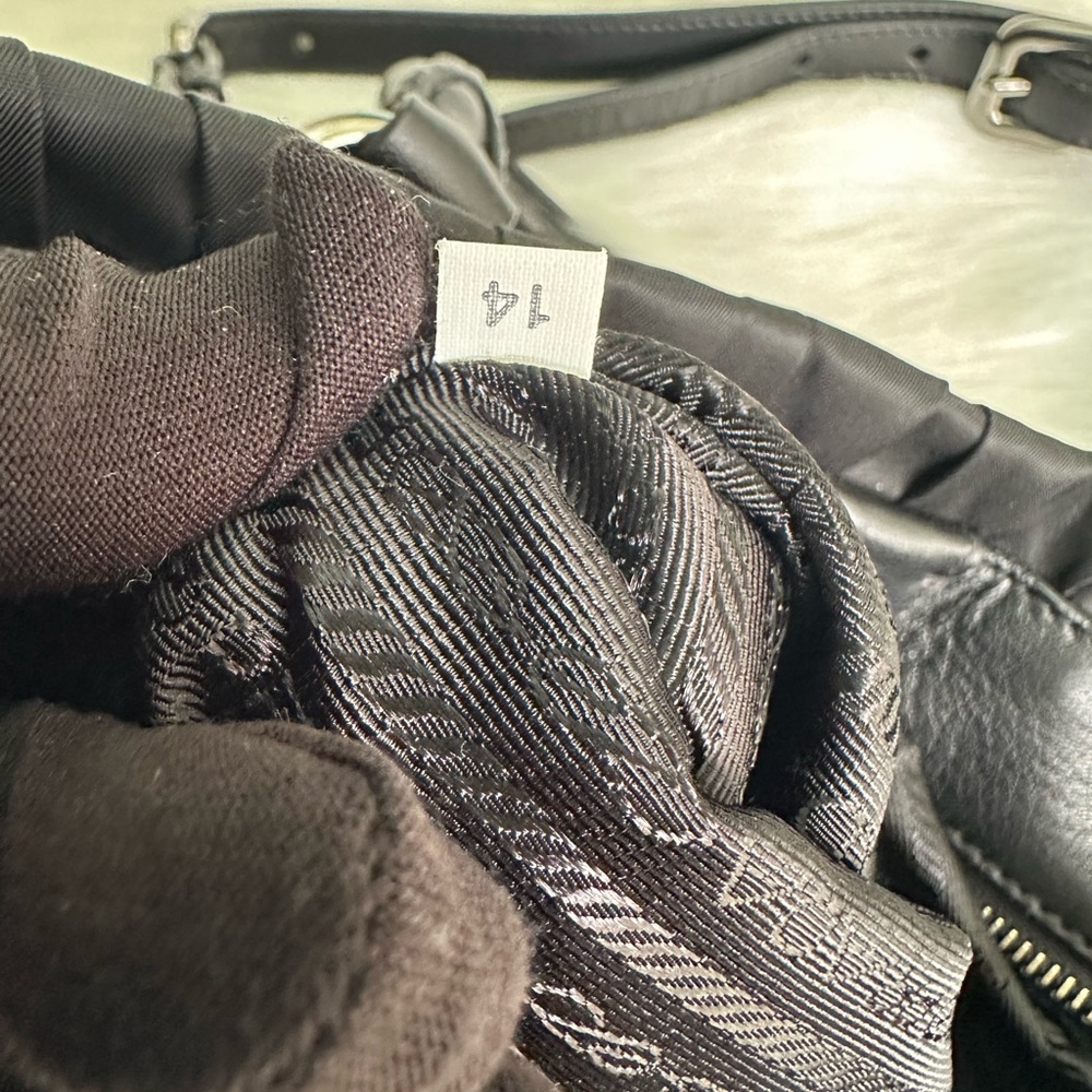 Stunning 2way Black Women's Bag - Picture 10 of 17